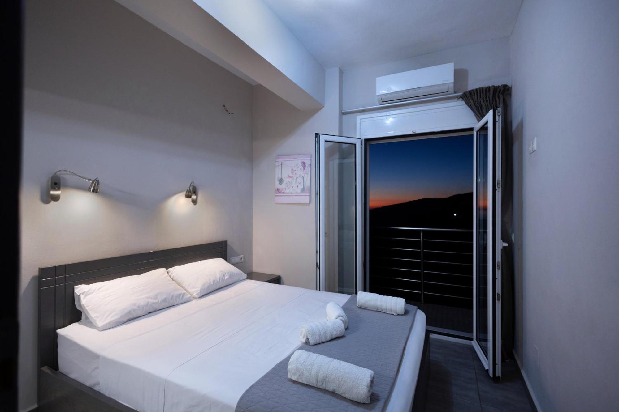 Akrotiri Panorama- Luxury Rental Apartments With Sea View Родакинон Экстерьер фото